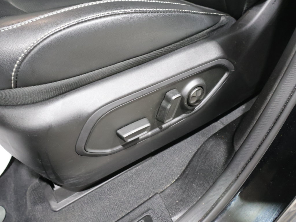 Used 2023 Jeep Grand Cherokee Altitude AWD/4WD image 11