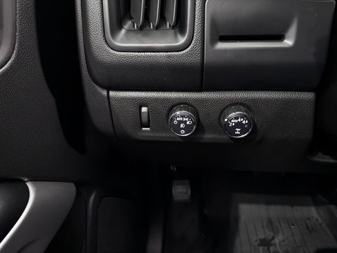 Used 2022 Chevrolet Colorado LT w/ Safety Package AWD/4WD image 24
