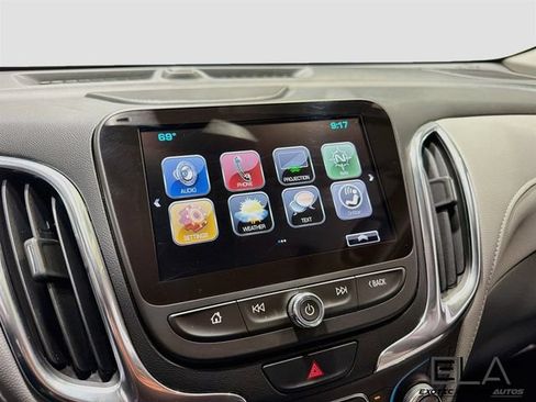 Used 2018 Chevrolet Equinox Premier FWD image 16