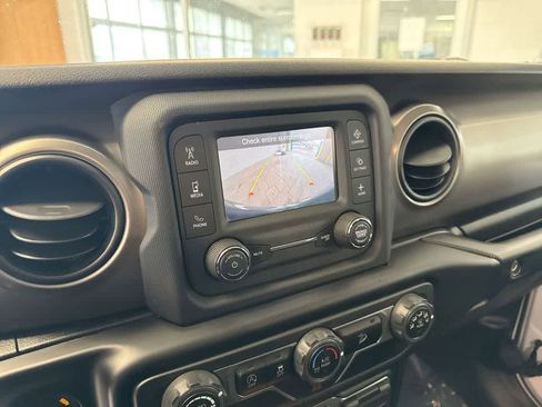 Used 2020 Jeep Wrangler Sport image 30