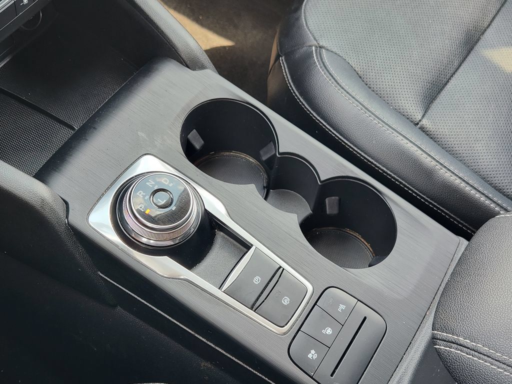 Used 2020 Ford Escape Titanium FWD image 19