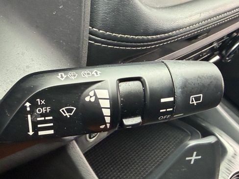 Used 2023 Nissan Rogue S FWD image 28