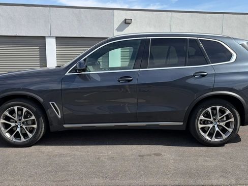 Used 2019 BMW X5 xDrive40i w/ Convenience Package AWD/4WD image 2