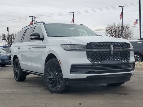 New 2026 Lincoln Navigator Reserve w/ Jet Appearance Package image 1