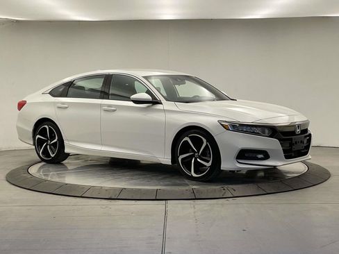 Used 2019 Honda Accord Sport image 9