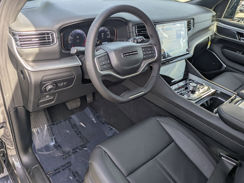 New 2026 Jeep Grand Wagoneer Limited image 9