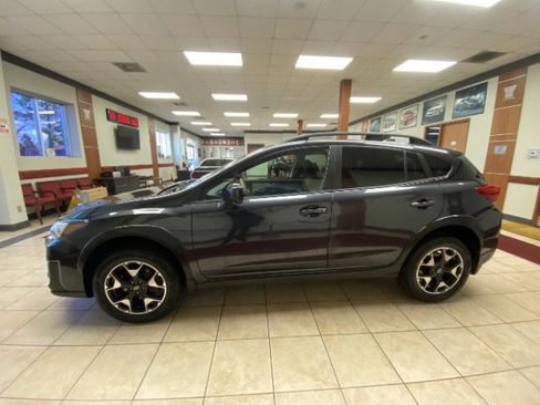 Used 2019 Subaru Crosstrek 2.0i Premium w/ Moonroof Package image 4