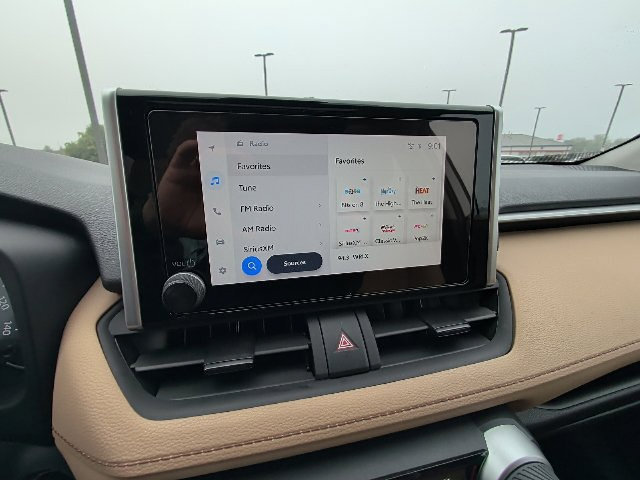 Used 2025 Toyota RAV4 XLE w/ Convenience Package FWD image 16