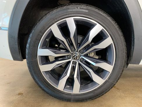 Used 2021 Volkswagen Atlas SEL R-Line image 40