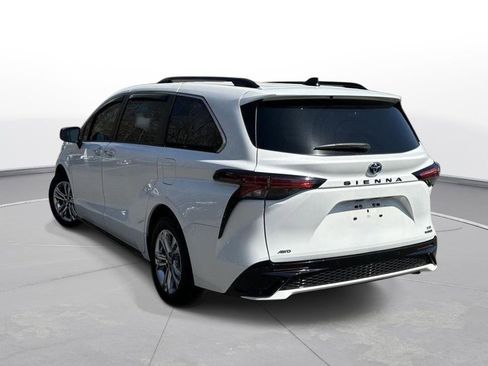 Certified 2023 Toyota Sienna XSE image 8