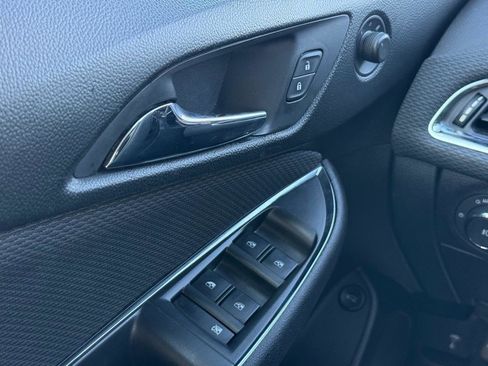 Used 2019 Chevrolet Cruze LT w/ Convenience Package image 32