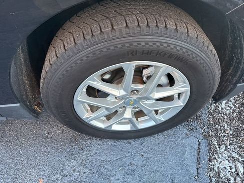 Used 2022 Chevrolet Equinox LT w/ Driver Convenience Package image 12