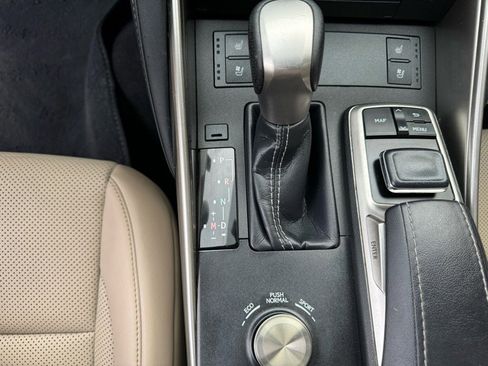 Used 2019 Lexus IS 300 F Sport image 12