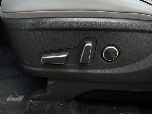 Used 2025 Hyundai Palisade SEL FWD image 11