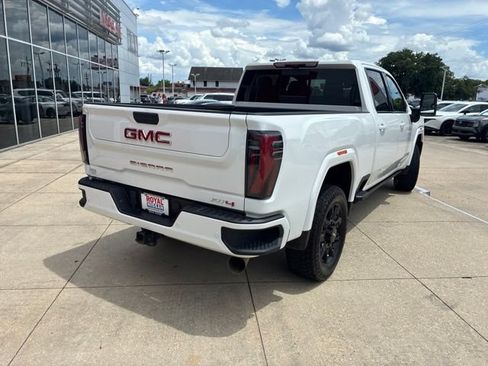 Used 2025 GMC Sierra 2500 AT4 w/ AT4 Premium Plus Package AWD/4WD image 7