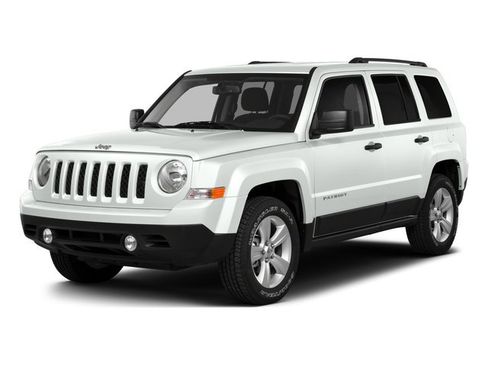 Used 2016 Jeep Patriot Latitude w/ Sun/Sound Group AWD/4WD image 4