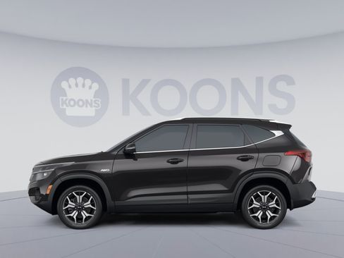 Used 2021 Kia Seltos LX AWD/4WD image 2