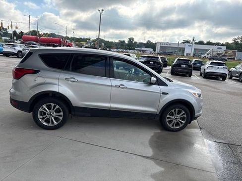 Used 2019 Ford Escape SE AWD/4WD image 3