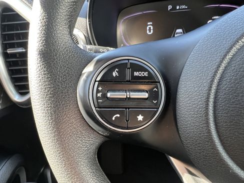Certified 2023 Kia Soul LX image 24
