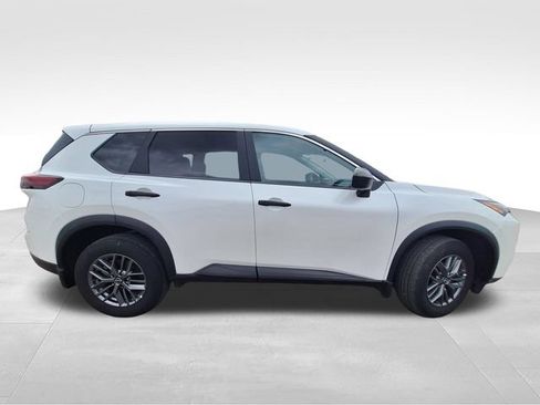 Certified 2025 Nissan Rogue S AWD/4WD image 9