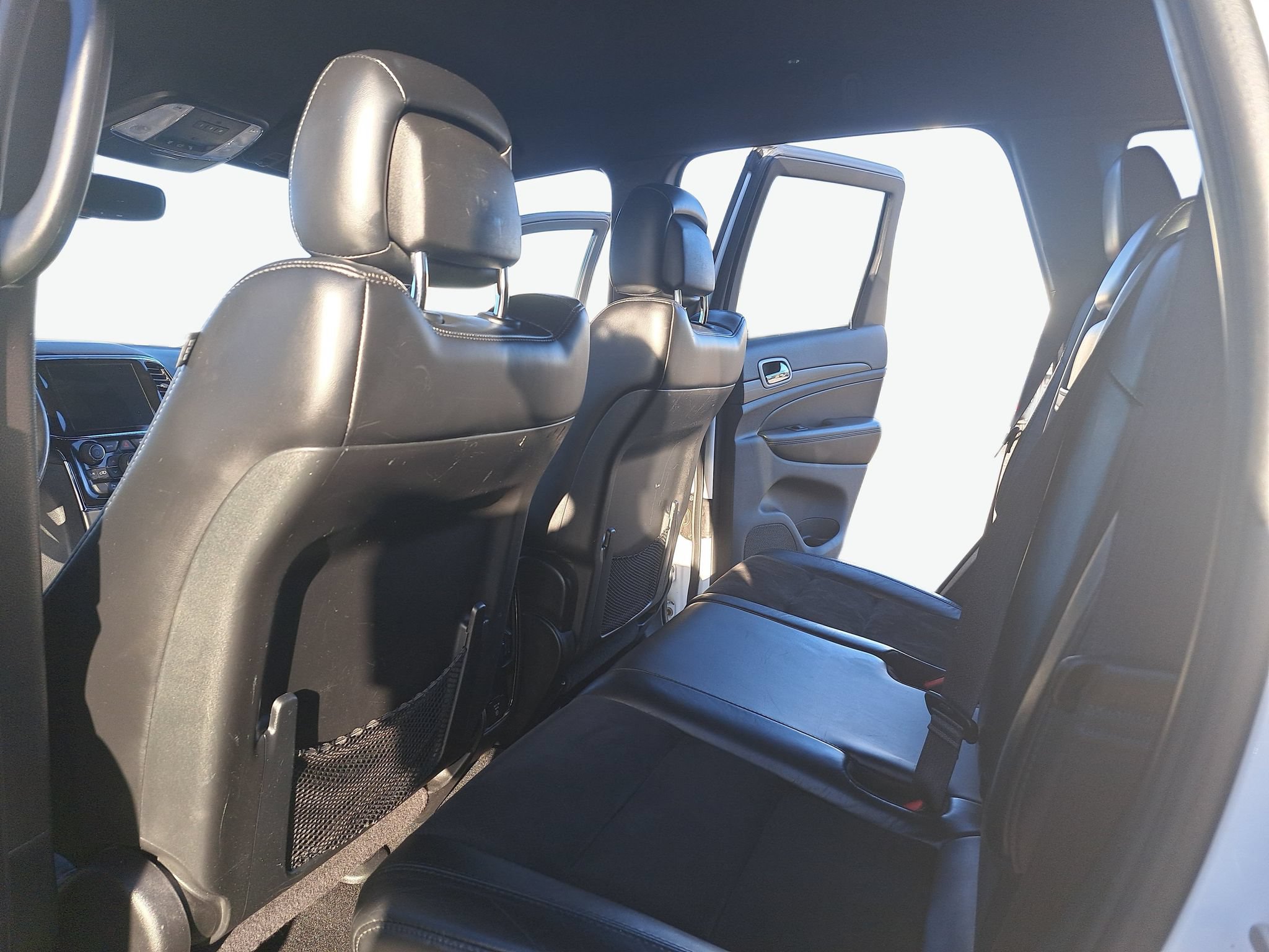 Used 2020 Jeep Grand Cherokee Altitude AWD/4WD image 15