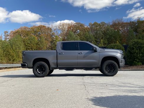 Used 2020 Chevrolet Silverado 1500 High Country w/ Technology Package image 5