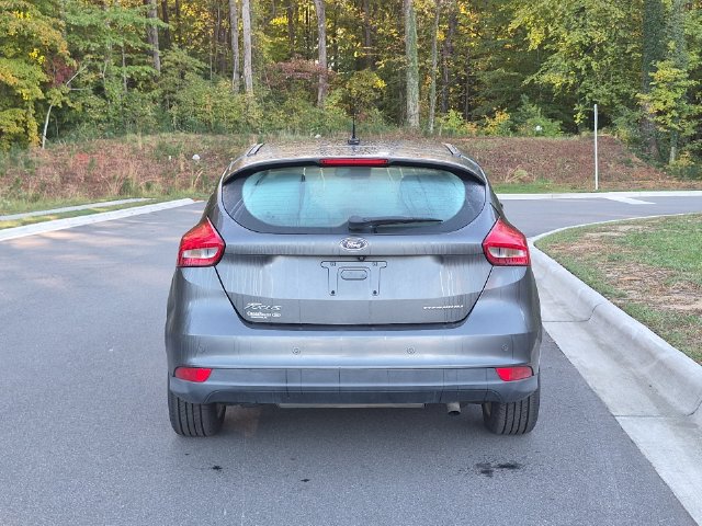 Used 2018 Ford Focus Titanium w/ Titanium Technology Package FWD image 4