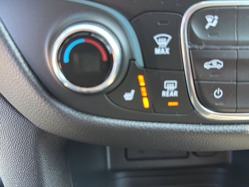 Used 2023 Chevrolet Equinox LT image 13