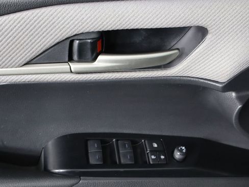 Used 2025 Toyota Camry SE w/ Convenience Package FWD image 20