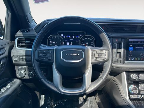 Used 2021 GMC Yukon Denali w/ Denali Premium Package AWD/4WD image 13