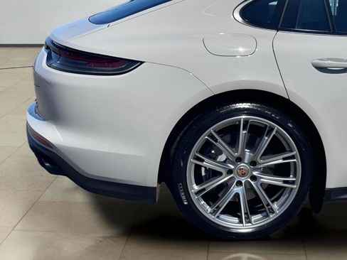 Used 2021 Porsche Panamera RWD image 42