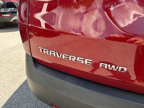Used 2023 Chevrolet Traverse LT AWD/4WD image 8