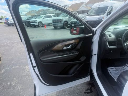 Used 2021 GMC Terrain SLE w/ Driver Convenience Package FWD image 10