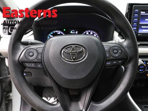 Used 2022 Toyota RAV4 XLE image 10