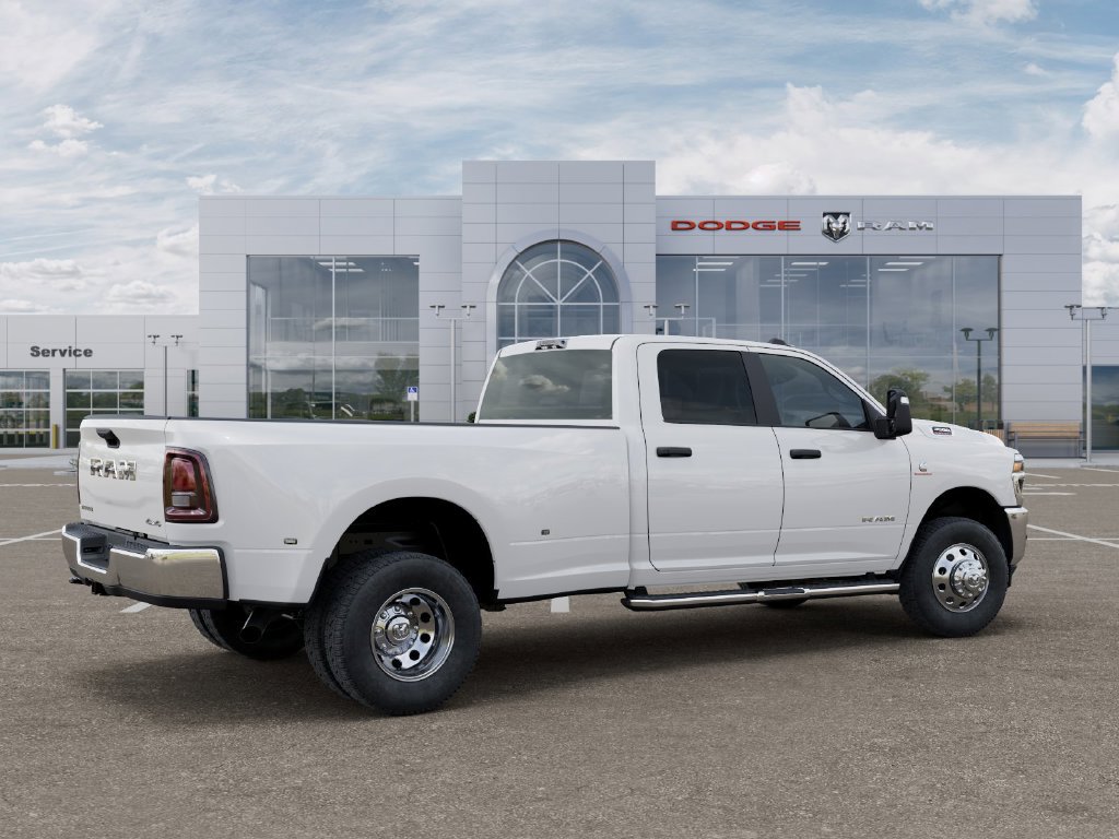 New 2027 RAM 3500 Big Horn AWD/4WD image 4