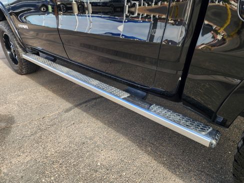 Used 2019 RAM 1500 Laramie image 10