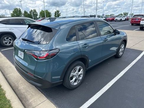 Used 2025 Honda HR-V LX image 3