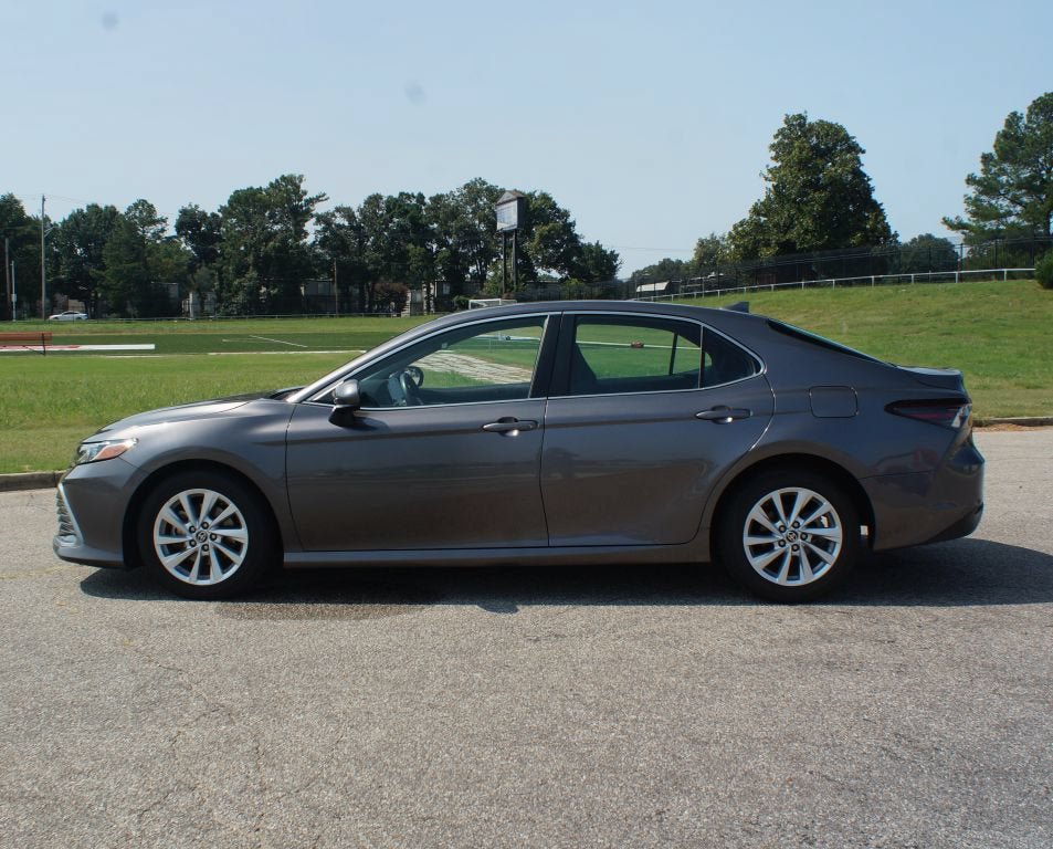 Used 2024 Toyota Camry LE FWD image 11