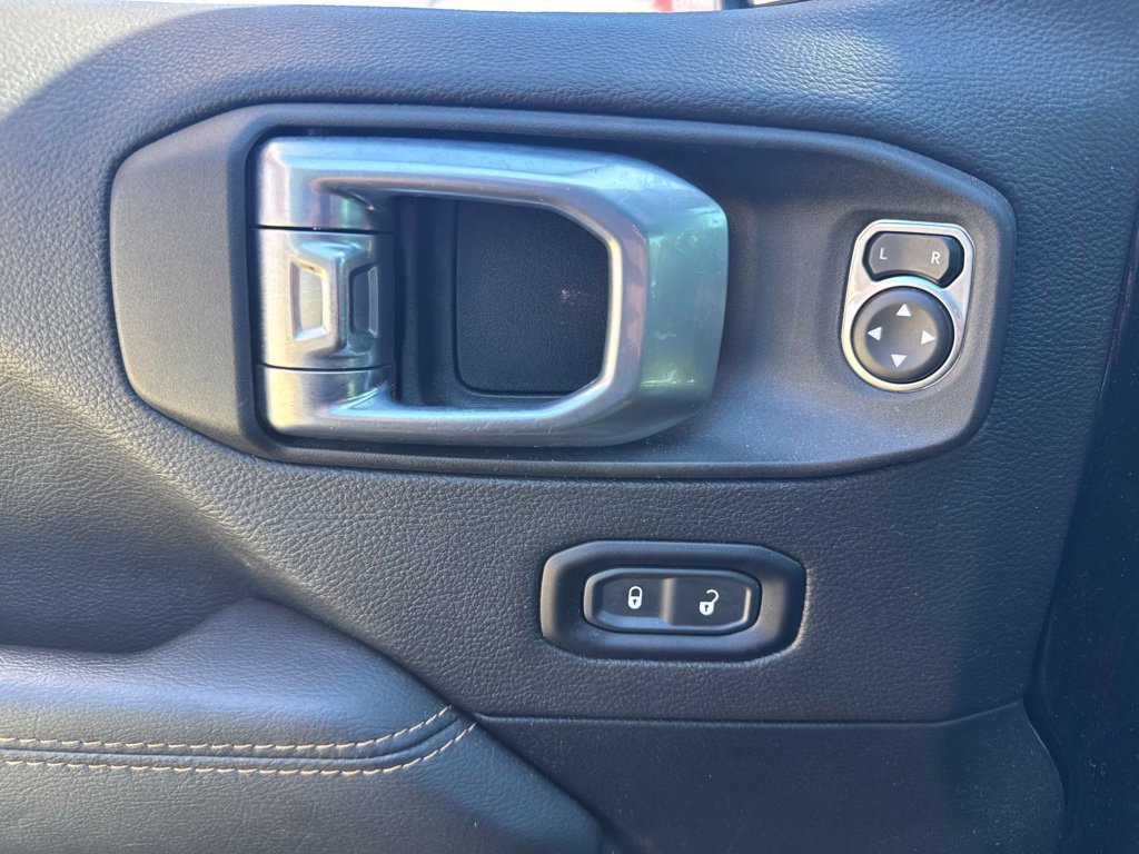 Used 2021 Jeep Wrangler Unlimited Sahara AWD/4WD image 30