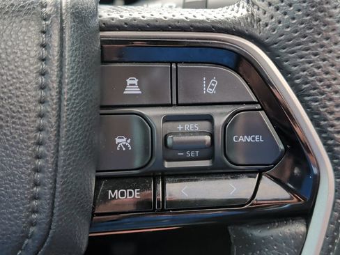 Used 2022 Toyota Tundra Limited w/ Power Package AWD/4WD image 13