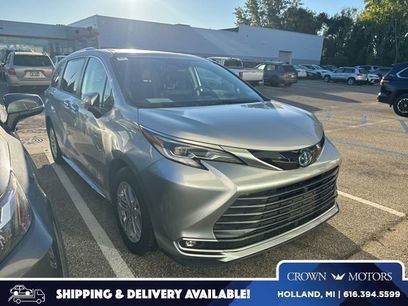 Used 2022 Toyota Sienna Platinum