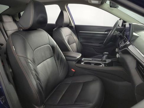Used 2023 Nissan Altima 2.5 SR w/ SR Premium Package FWD image 16