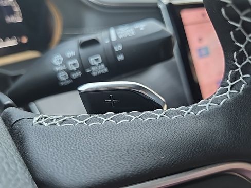 Used 2025 Jeep Grand Cherokee L Limited w/ Luxury Tech Group II image 47