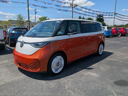 Used 2025 Volkswagen ID. Buzz Pro S Plus RWD image 7