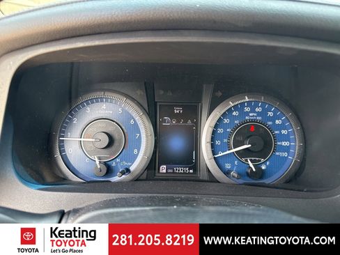 Used 2015 Toyota Sienna XLE w/ XLE Navigation Package FWD image 17