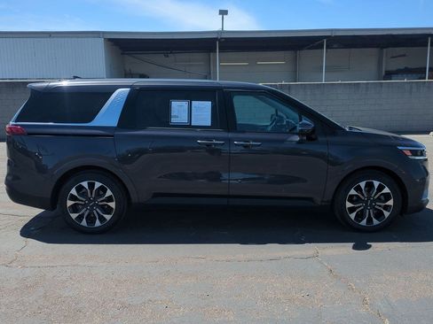 Certified 2024 Kia Carnival EX FWD image 5