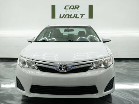 Used 2013 Toyota Camry LE FWD image 4