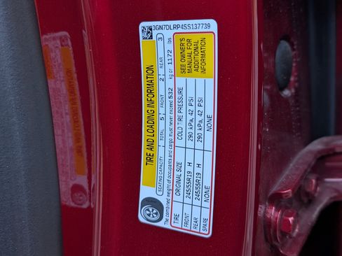 Used 2025 Chevrolet Equinox EV LT image 36