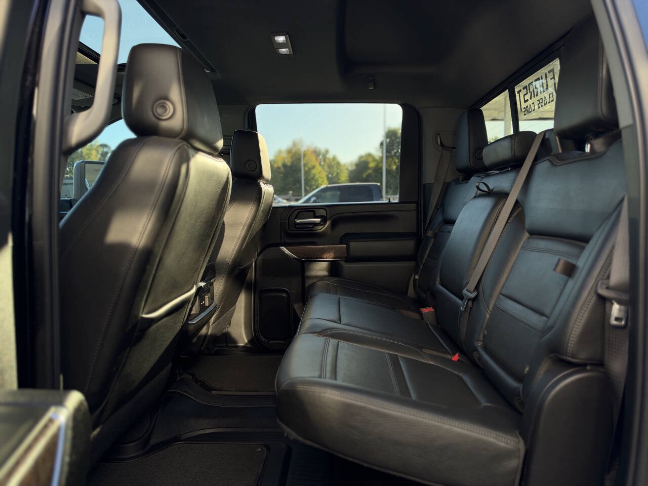 Used 2023 GMC Sierra 3500 Denali w/ Denali Black Diamond Edition AWD/4WD image 30
