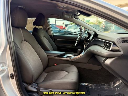 Used 2022 Toyota Camry LE FWD image 34